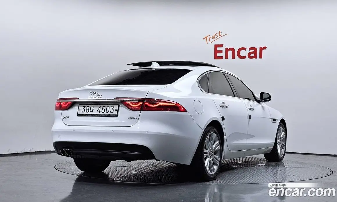 Jaguar XF 2018 2.0 автомат (гидро), фото 2 Jaguar XF 2018 2.0 автомат (гидро), фото 2