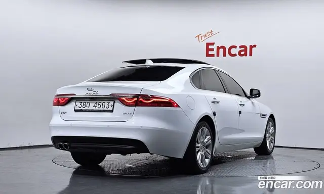 Jaguar XF 2018 2.0 автомат (гидро), миниатюра 2 Jaguar XF 2018 2.0 автомат (гидро), миниатюра 2