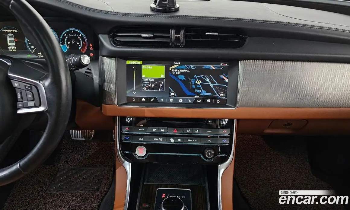 Jaguar XF 2018 2.0 автомат (гидро), фото 18 Jaguar XF 2018 2.0 автомат (гидро), фото 18