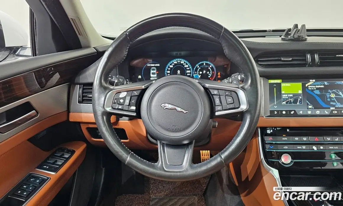 Jaguar XF 2018 2.0 автомат (гидро), фото 19 Jaguar XF 2018 2.0 автомат (гидро), фото 19