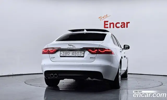 Jaguar XF 2018 2.0 автомат (гидро), миниатюра 4 Jaguar XF 2018 2.0 автомат (гидро), миниатюра 4