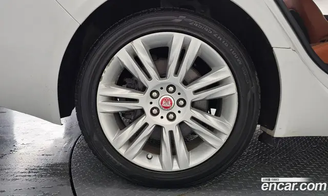 Jaguar XF 2018 2.0 автомат (гидро), миниатюра 5 Jaguar XF 2018 2.0 автомат (гидро), миниатюра 5