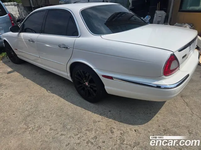 Jaguar XJ-8 2004 4.2 автомат (гидро), миниатюра 2 Jaguar XJ-8 2004 4.2 автомат (гидро), миниатюра 2
