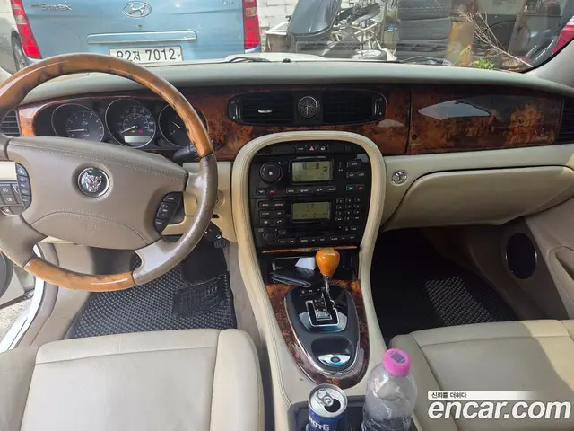 Jaguar XJ-8 2004 4.2 автомат (гидро), миниатюра 5 Jaguar XJ-8 2004 4.2 автомат (гидро), миниатюра 5