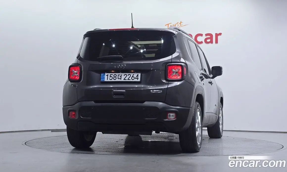 Jeep Renegade 2019 2.4 автомат (гидро), фото 4 Jeep Renegade 2019 2.4 автомат (гидро), фото 4