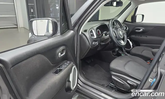 Jeep Renegade 2019 2.4 автомат (гидро), миниатюра 10 Jeep Renegade 2019 2.4 автомат (гидро), миниатюра 10