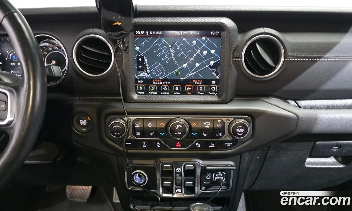 Jeep Wrangler 2020 2.0 автомат (гидро), фото 18 Jeep Wrangler 2020 2.0 автомат (гидро), фото 18