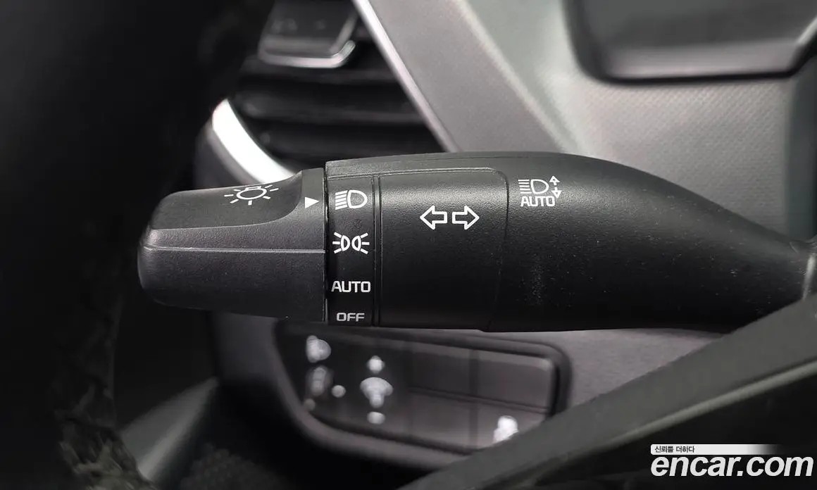 Kia Seltos 2025 1.6 автомат (гидро), фото 19 Kia Seltos 2025 1.6 автомат (гидро), фото 19