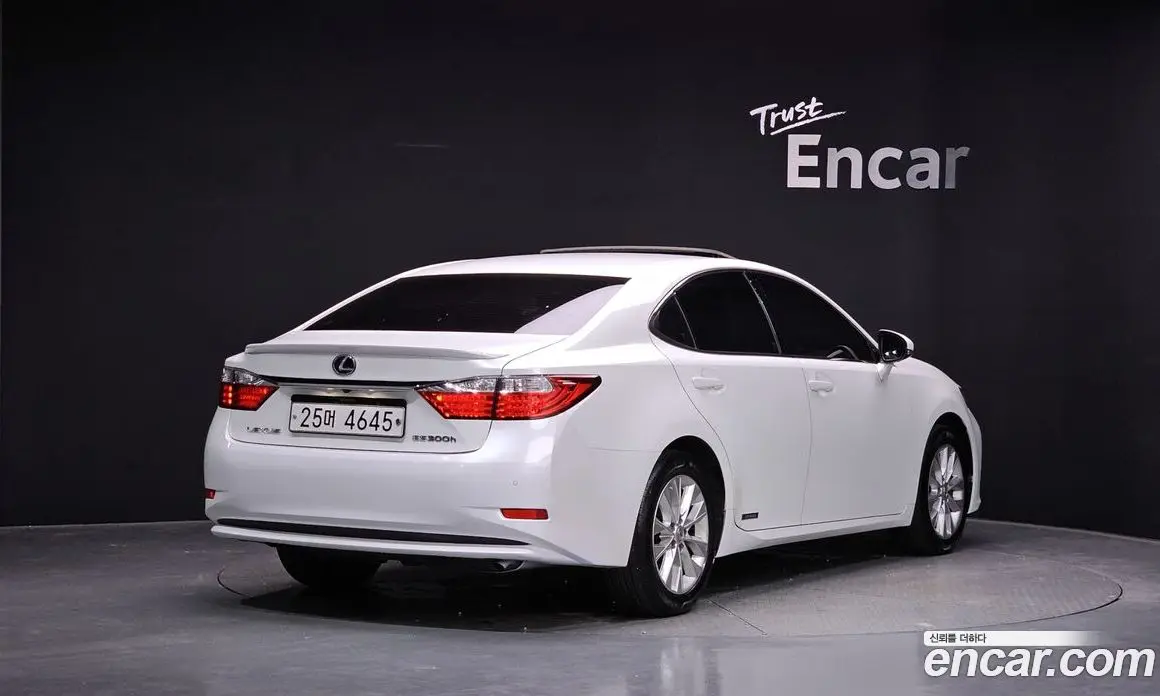 Lexus ES 2012 2.5 автомат (гидро), фото 2 Lexus ES 2012 2.5 автомат (гидро), фото 2