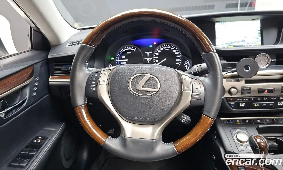Lexus ES 2012 2.5 автомат (гидро), фото 12 Lexus ES 2012 2.5 автомат (гидро), фото 12