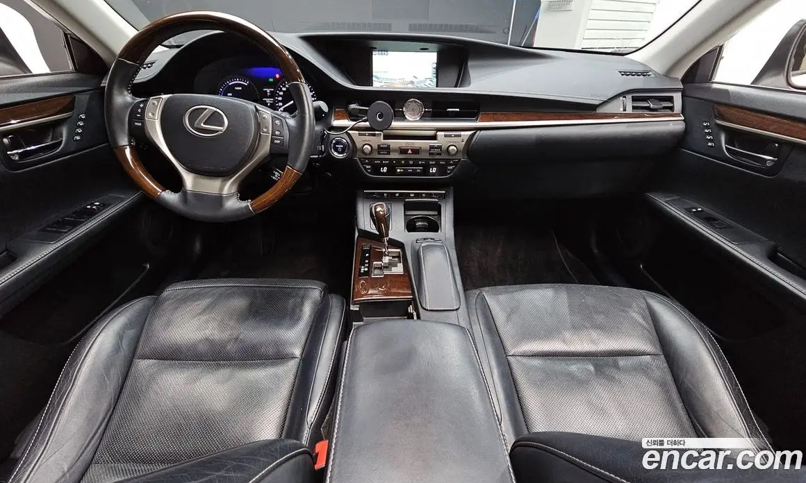 Lexus ES 2012 2.5 автомат (гидро), фото 7 Lexus ES 2012 2.5 автомат (гидро), фото 7