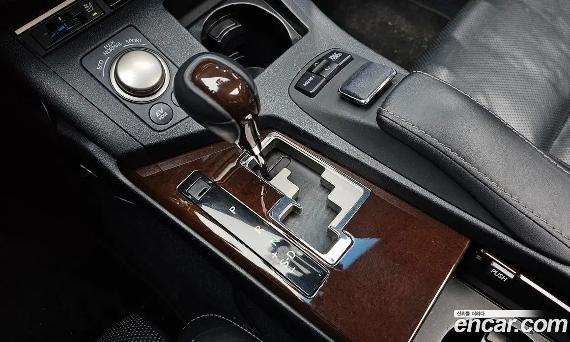 Lexus ES 2012 2.5 автомат (гидро), фото 9 Lexus ES 2012 2.5 автомат (гидро), фото 9