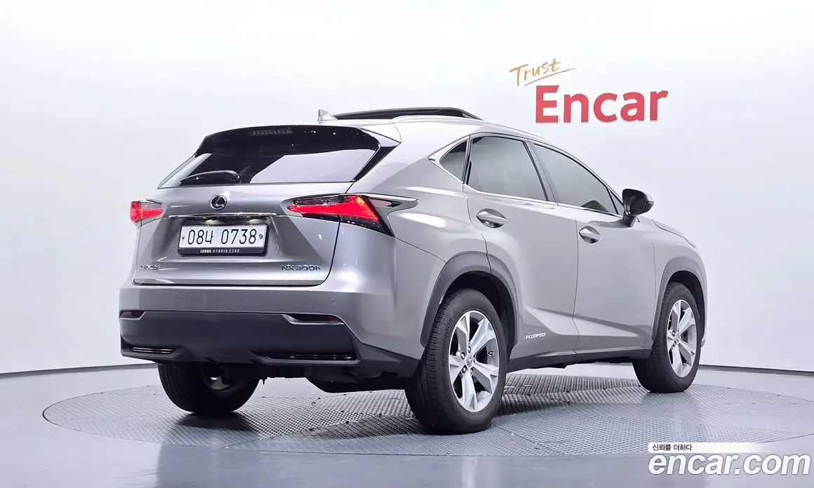 Lexus NX 2015 2.5 автомат (гидро), фото 2 Lexus NX 2015 2.5 автомат (гидро), фото 2