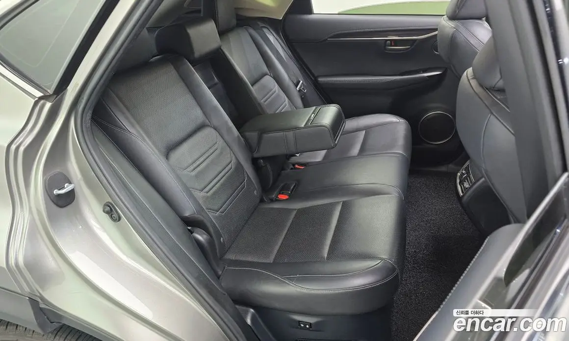 Lexus NX 2015 2.5 автомат (гидро), фото 11 Lexus NX 2015 2.5 автомат (гидро), фото 11