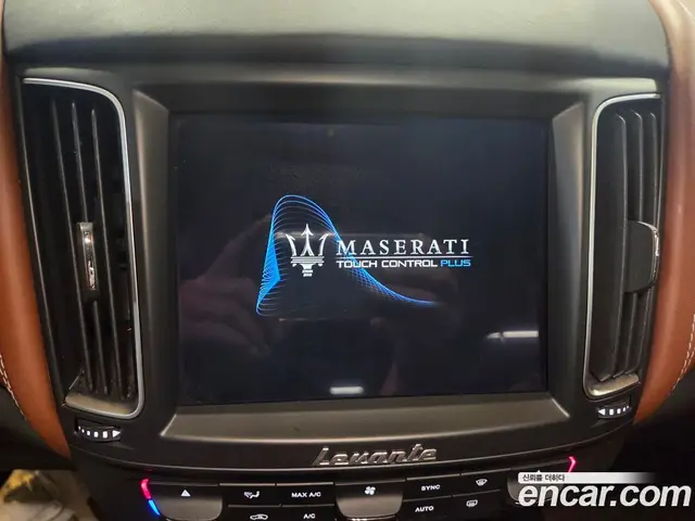 Maserati Levante 2018 3.0 автомат (гидро), миниатюра 11