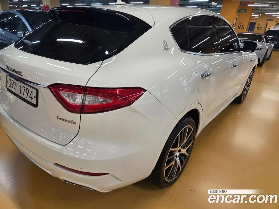 Maserati Levante 2018 3.0 автомат (гидро), фото 5
