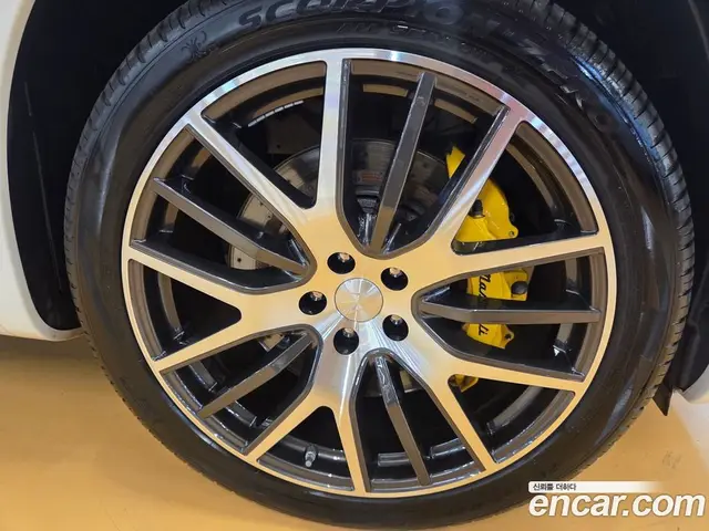 Maserati Levante 2018 3.0 автомат (гидро), миниатюра 8