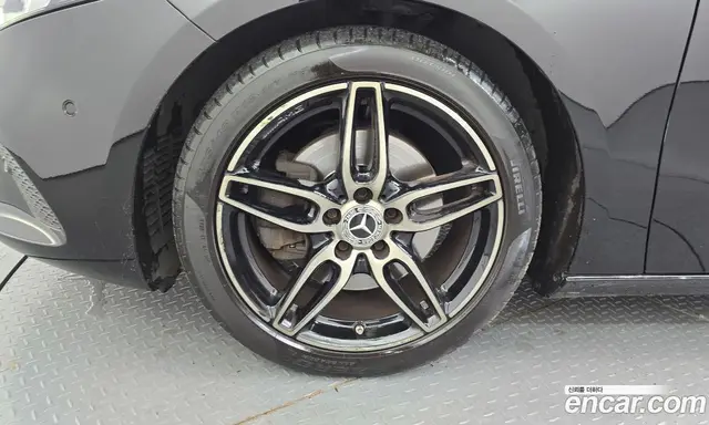 Mercedes-Benz A-Class 2020 2.0 автомат (гидро), миниатюра 5