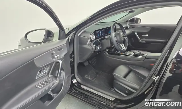 Mercedes-Benz A-Class 2020 2.0 автомат (гидро), миниатюра 10