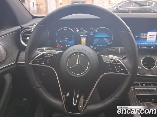Mercedes-Benz E-Class 2022 2.0 автомат (гидро), миниатюра 8 Mercedes-Benz E-Class 2022 2.0 автомат (гидро), миниатюра 8