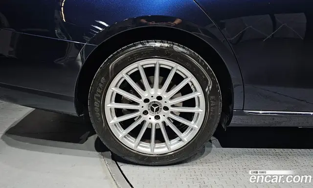 Mercedes-Benz E-Class 2022 2.0 автомат (гидро), миниатюра 5 Mercedes-Benz E-Class 2022 2.0 автомат (гидро), миниатюра 5