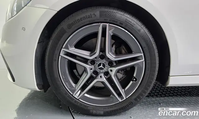 Mercedes-Benz E-Class 2023 2.0 автомат (гидро), миниатюра 5 Mercedes-Benz E-Class 2023 2.0 автомат (гидро), миниатюра 5