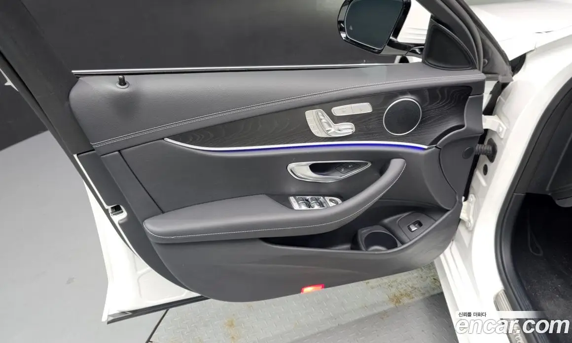 Mercedes-Benz E-Class 2023 2.0 автомат (гидро), фото 14