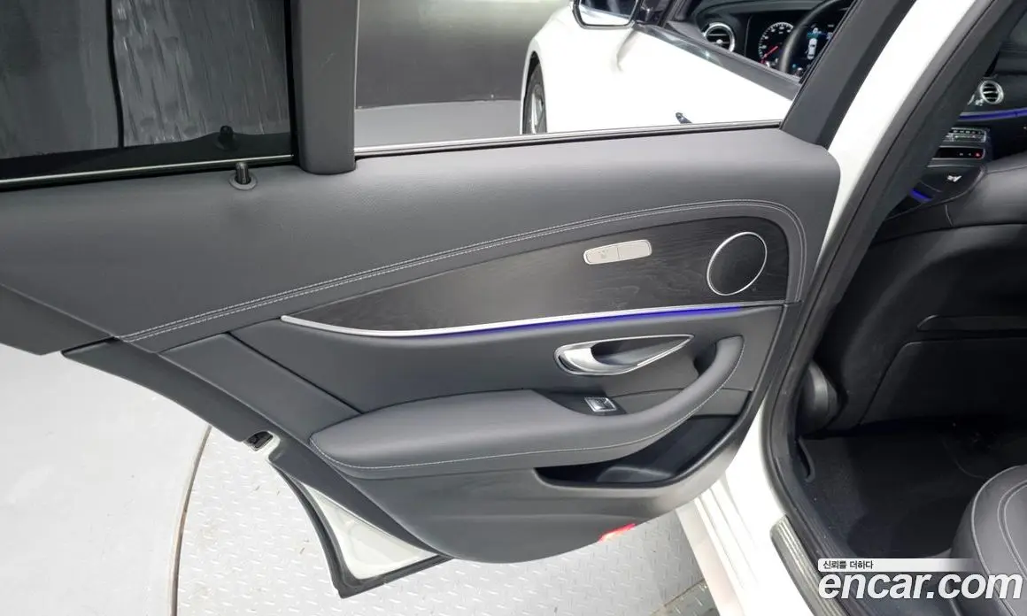 Mercedes-Benz E-Class 2023 2.0 автомат (гидро), фото 15