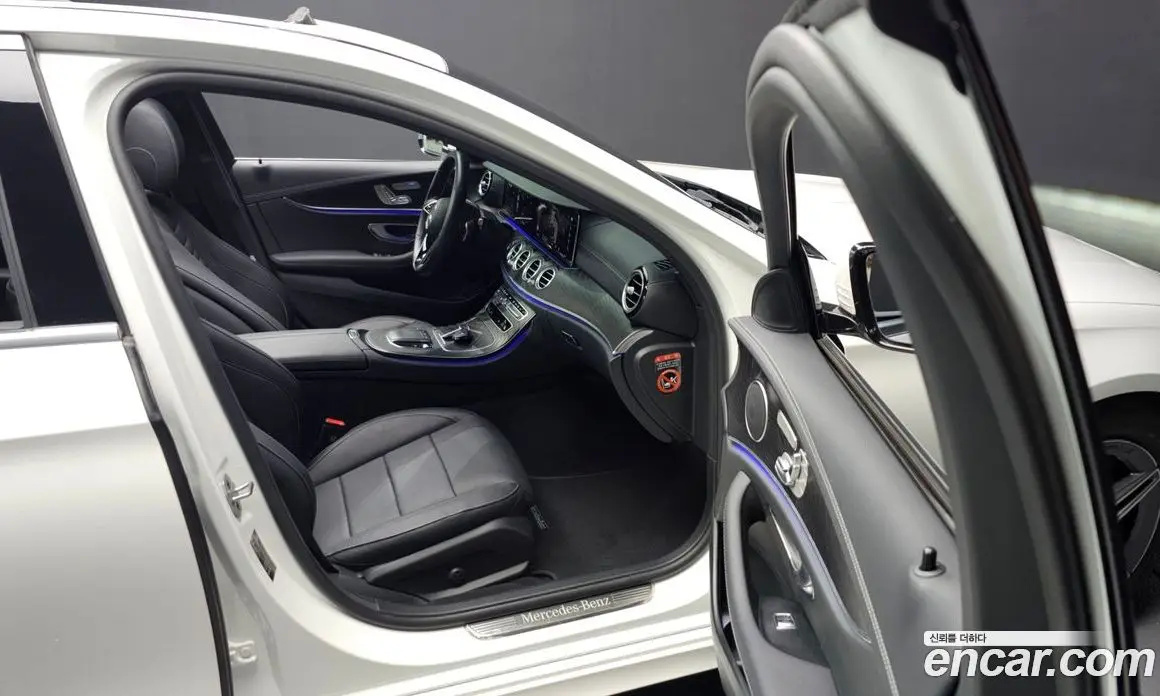 Mercedes-Benz E-Class 2023 2.0 автомат (гидро), фото 16