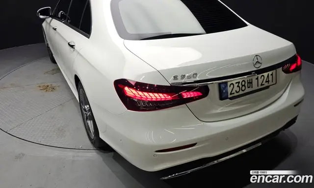 Mercedes-Benz E-Class 2023 2.0 автомат (гидро), миниатюра 9