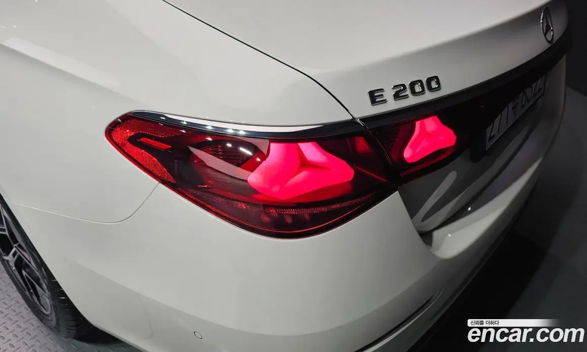 Mercedes-Benz E-Class 2025 2.0 автомат (гидро), фото 9