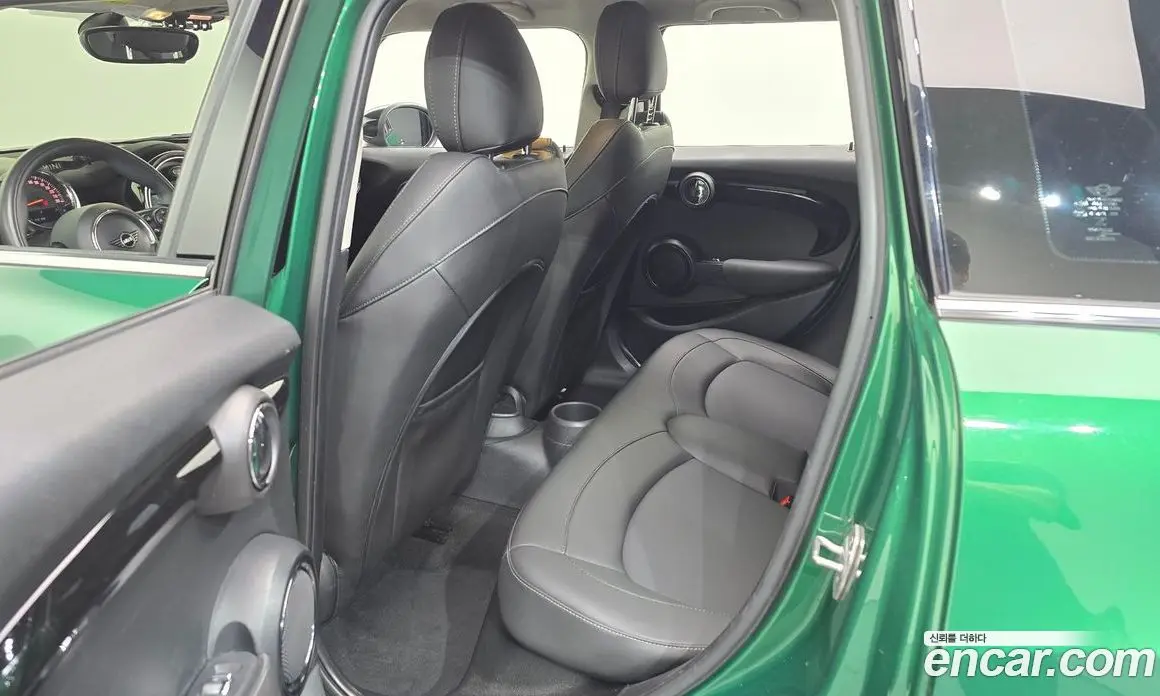 Mini Cooper 2019 2.0 автомат (гидро), фото 17 Mini Cooper 2019 2.0 автомат (гидро), фото 17