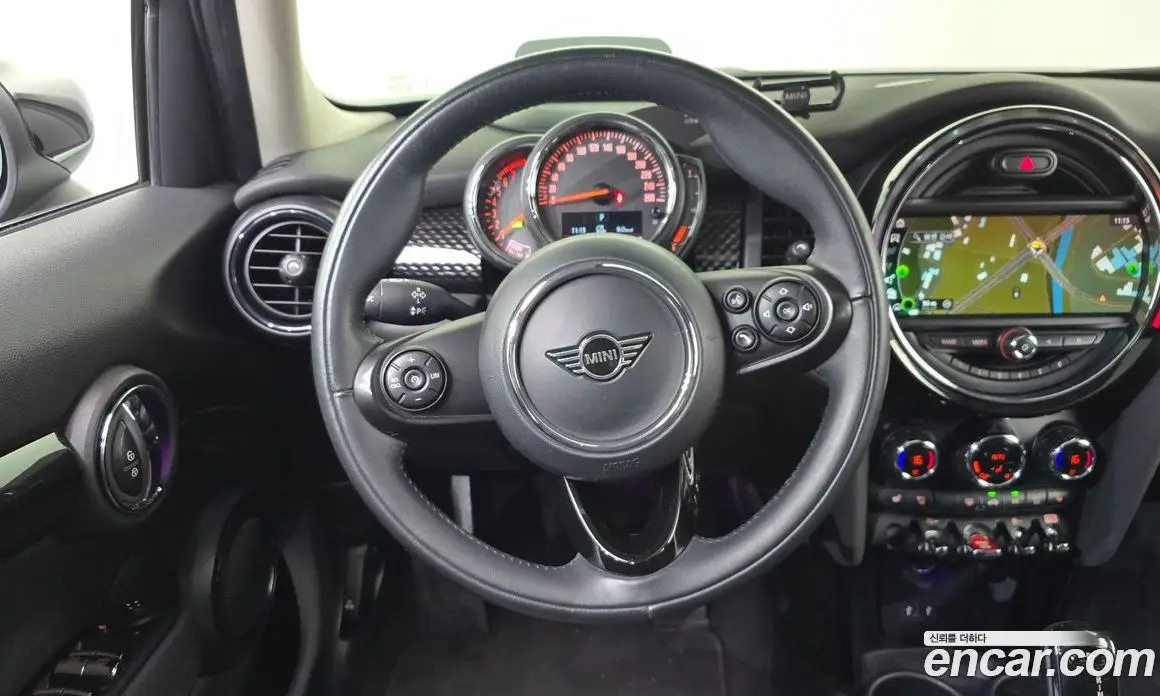 Mini Cooper 2019 2.0 автомат (гидро), фото 18 Mini Cooper 2019 2.0 автомат (гидро), фото 18