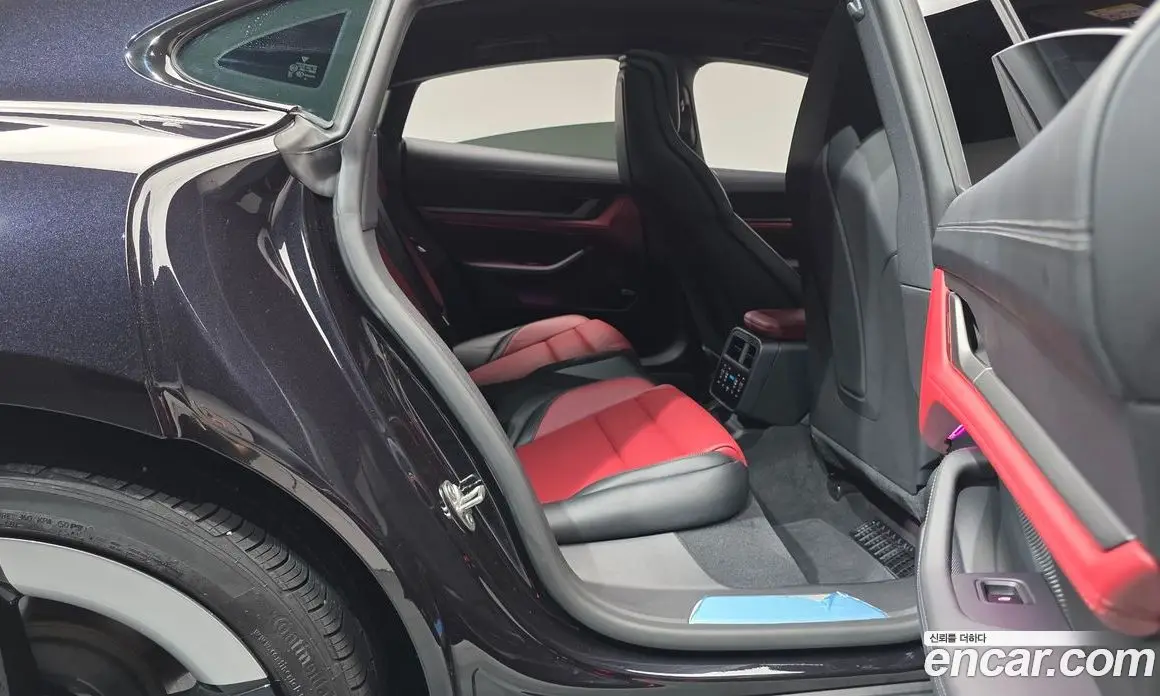 Porsche Taycan 2025 0.1 автомат (гидро), фото 16 Porsche Taycan 2025 0.1 автомат (гидро), фото 16