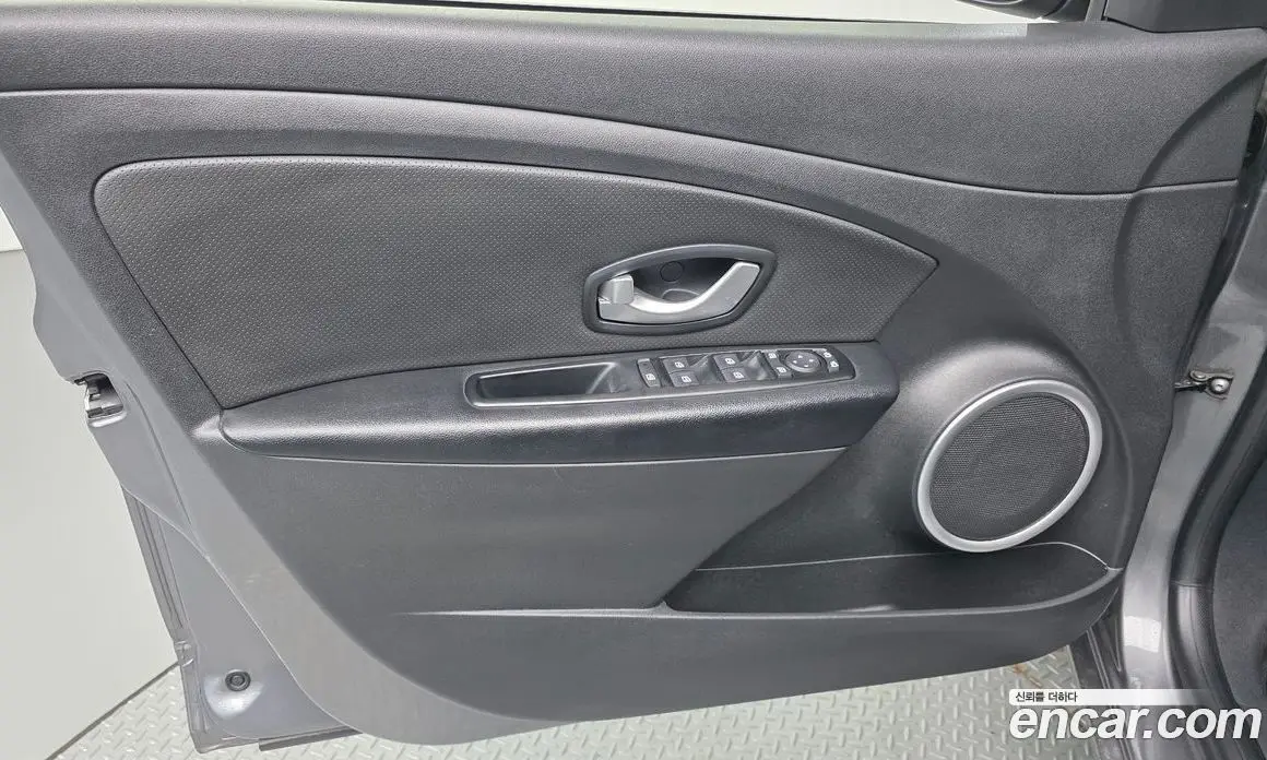 Renault (Samsung) SM3 2017 1.6 автомат (гидро), фото 14 Renault (Samsung) SM3 2017 1.6 автомат (гидро), фото 14