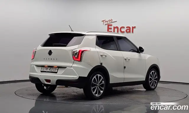 SsangYong TIBOLI 2017 1.6 автомат (гидро), миниатюра 1