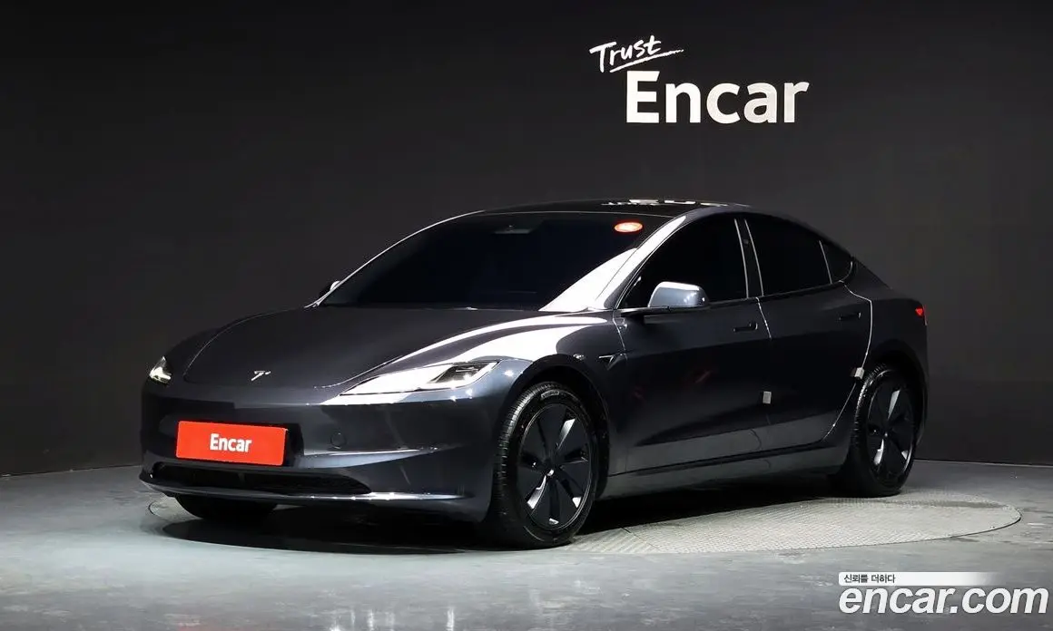 Tesla Model 3 2025 0.2 автомат (гидро), фото 1 Tesla Model 3 2025 0.2 автомат (гидро), фото 1