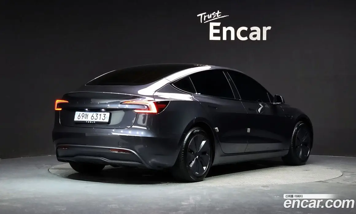 Tesla Model 3 2025 0.2 автомат (гидро), фото 2 Tesla Model 3 2025 0.2 автомат (гидро), фото 2