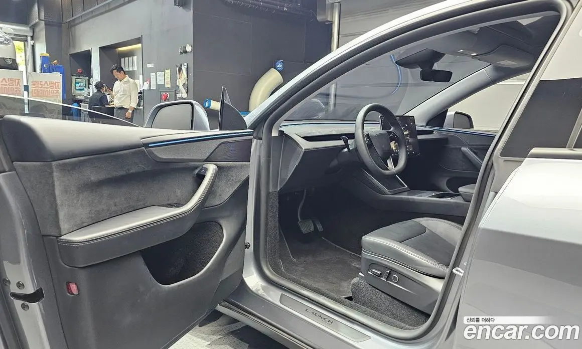 Tesla Model Y 2025 0.2 автомат (гидро), фото 13 Tesla Model Y 2025 0.2 автомат (гидро), фото 13
