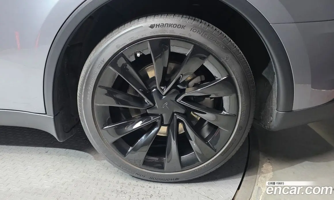 Tesla Model Y 2025 0.2 автомат (гидро), фото 7 Tesla Model Y 2025 0.2 автомат (гидро), фото 7