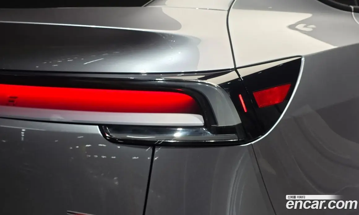 Tesla Model Y 2025 0.2 автомат (гидро), фото 9 Tesla Model Y 2025 0.2 автомат (гидро), фото 9