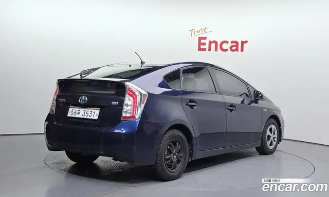 Toyota Prius 2012 1.8 автомат (гидро), миниатюра 2 Toyota Prius 2012 1.8 автомат (гидро), миниатюра 2