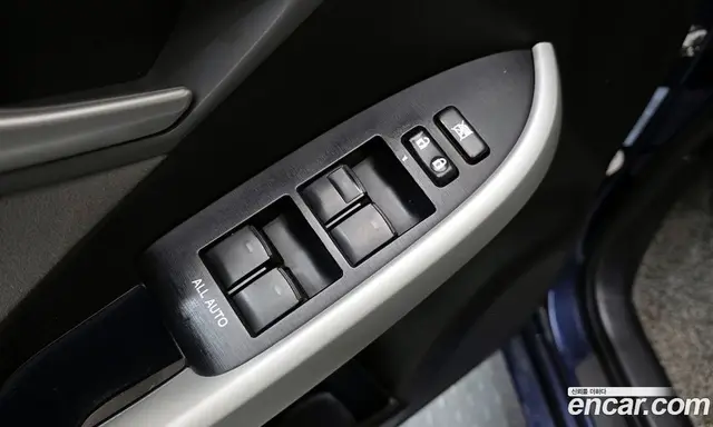 Toyota Prius 2012 1.8 автомат (гидро), миниатюра 11 Toyota Prius 2012 1.8 автомат (гидро), миниатюра 11