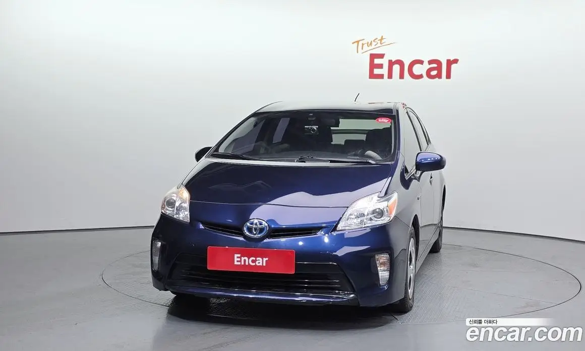 Toyota Prius 2012 1.8 автомат (гидро), фото 3 Toyota Prius 2012 1.8 автомат (гидро), фото 3