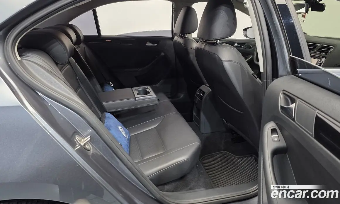 Volkswagen Jetta 2015 2.0 автомат (гидро), фото 12 Volkswagen Jetta 2015 2.0 автомат (гидро), фото 12