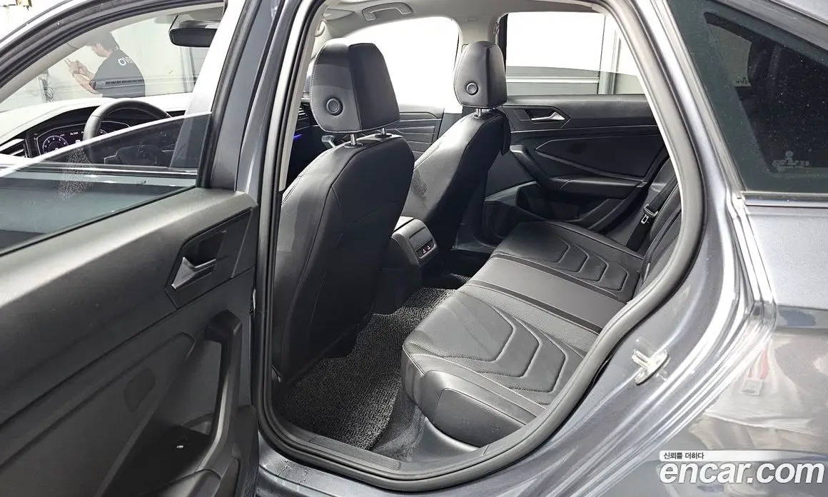 Volkswagen Jetta 2023 1.5 автомат (гидро), фото 17