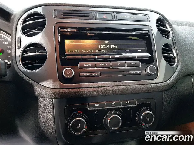 Volkswagen Tiguan 2015 2.0 автомат (гидро), миниатюра 12
