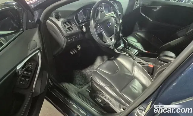 Volvo V40 2015 2.0 автомат (гидро), миниатюра 12