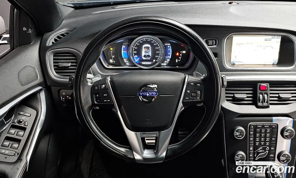 Volvo V40 2015 2.0 автомат (гидро), фото 14 Volvo V40 2015 2.0 автомат (гидро), фото 14