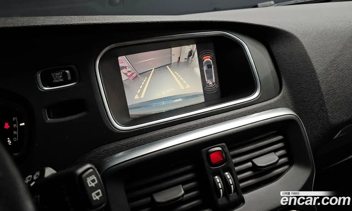 Volvo V40 2015 2.0 автомат (гидро), фото 16 Volvo V40 2015 2.0 автомат (гидро), фото 16